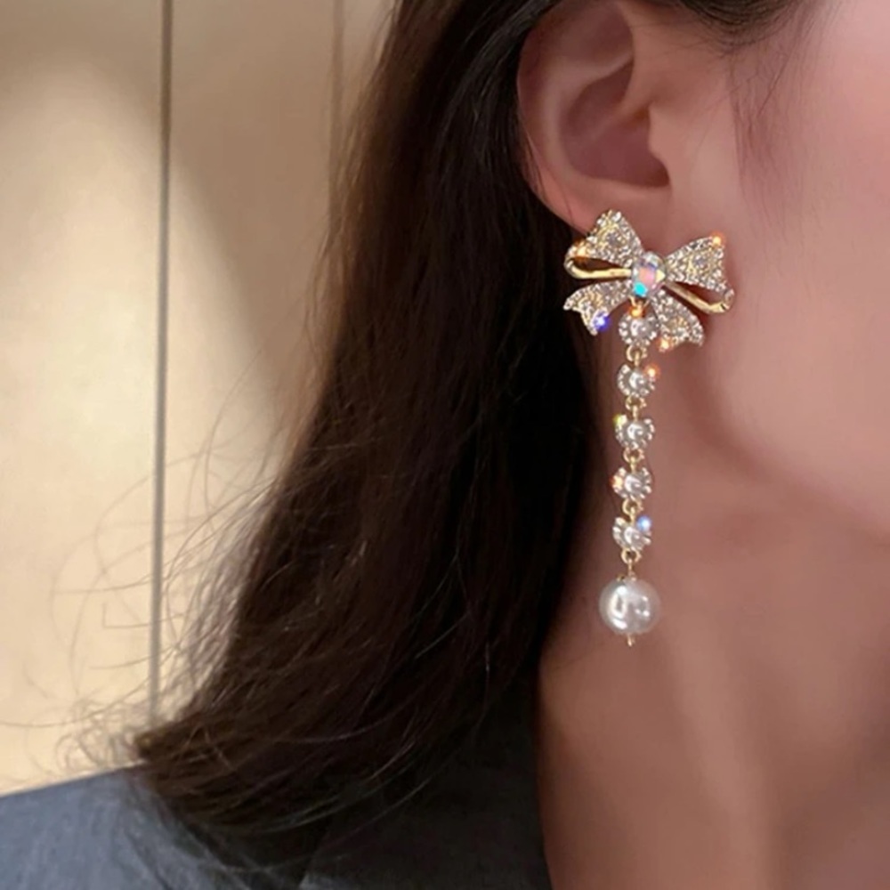 Glamorous faux‎ pearl and rhinestone bow drop earrings